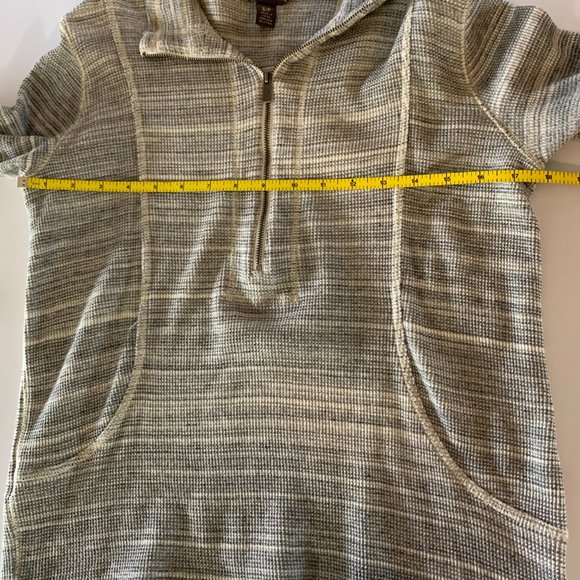 Tommy Bahama Cream and Gray Quarter Zip Cotton Pullover in Women’s Petit… - Picture 3 of 8